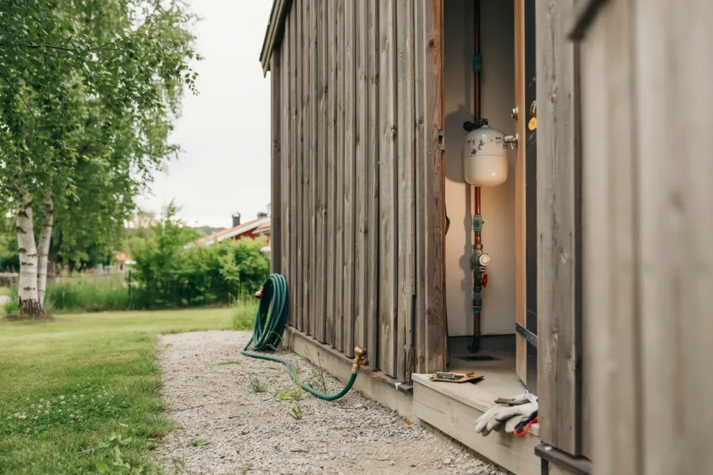 semesterklar villa i juli 7 vvs kontroller som minskar risken f r sommarens akuta l ckor